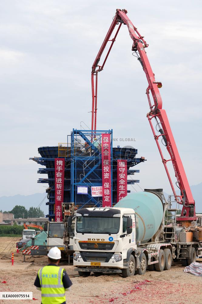 CHINA-SHAANXI-XI'AN-SHIYAN HIGH-SPEED RAILWAY-BRIDGE-CONSTRUCTION (CN)