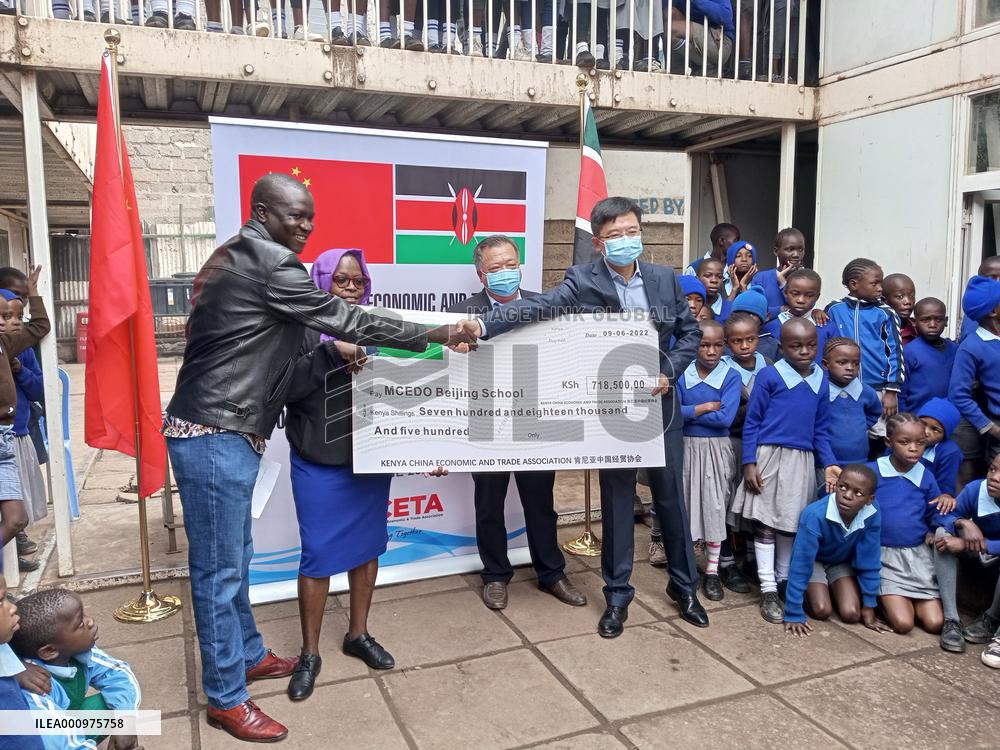 KENYA-NAIROBI-SLUM SCHOOL-CHINESE BUSINESS COMMUNITY-DONATION