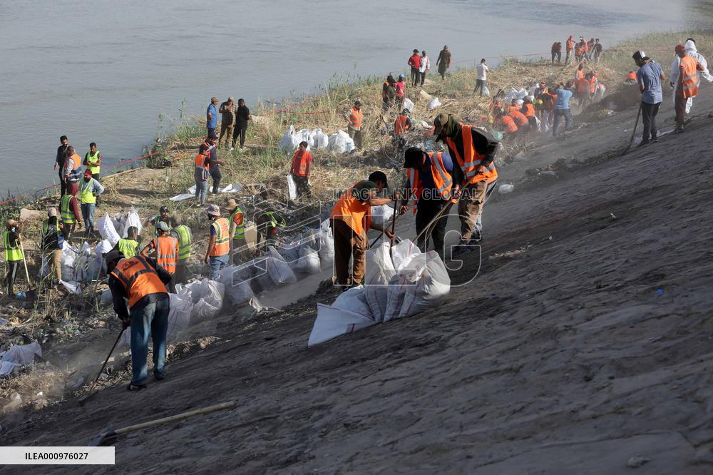 IRAQ-BAGHDAD-CLEANUP CAMPAIGN