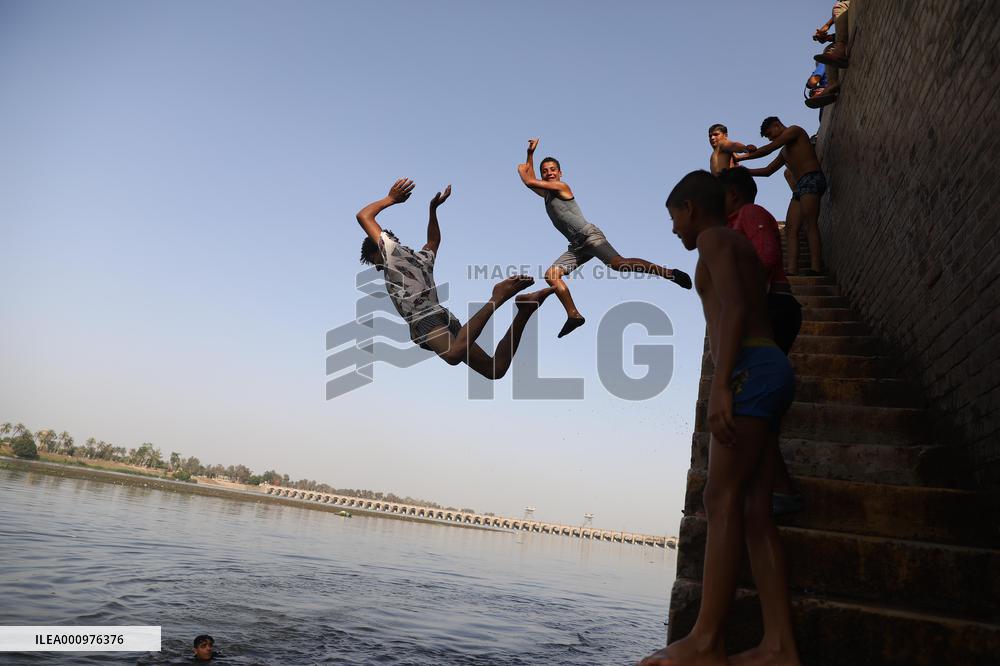 EGYPT-QALYUBIA-HOT WEATHER
