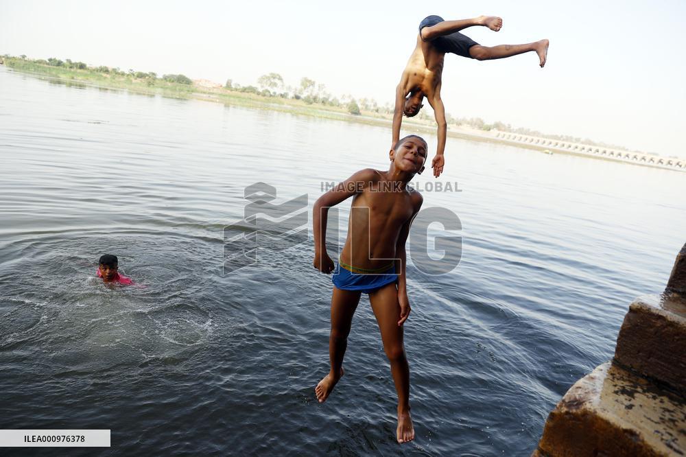 EGYPT-QALYUBIA-HOT WEATHER
