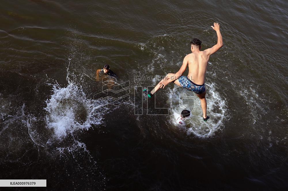EGYPT-QALYUBIA-HOT WEATHER