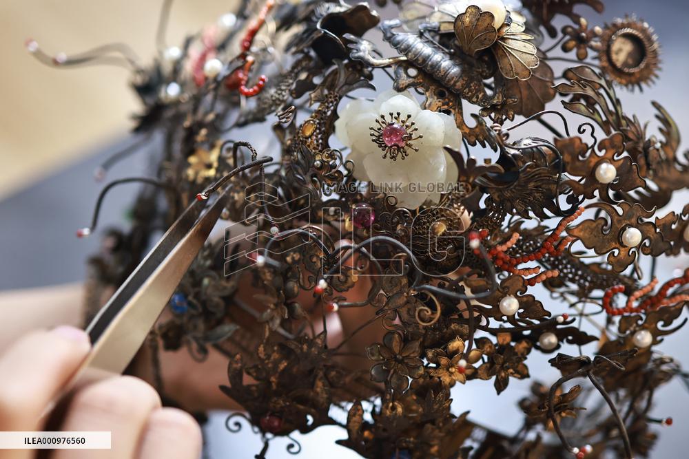 (MASTER OF CRAFTS)CHINA-CHONGQING-FILIGREE MOSAIC CRAFT (CN)