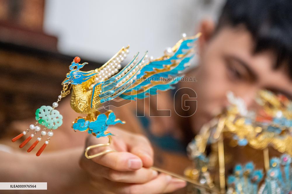 (MASTER OF CRAFTS)CHINA-CHONGQING-FILIGREE MOSAIC CRAFT (CN)