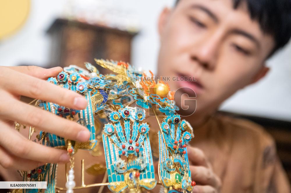(MASTER OF CRAFTS)CHINA-CHONGQING-FILIGREE MOSAIC CRAFT (CN)