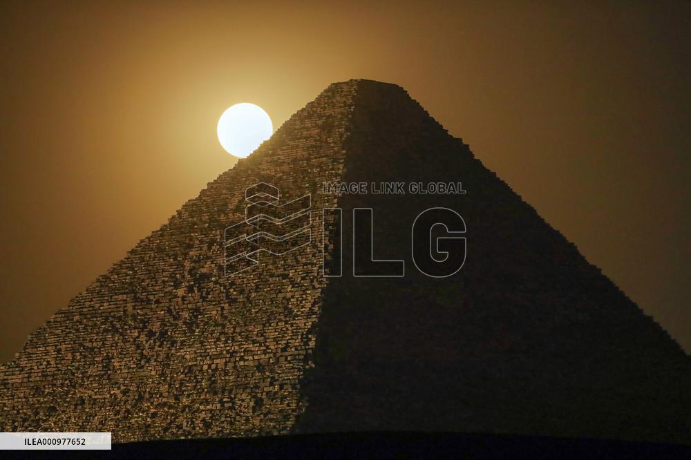 EGYPT-GIZA-SUPERMOON