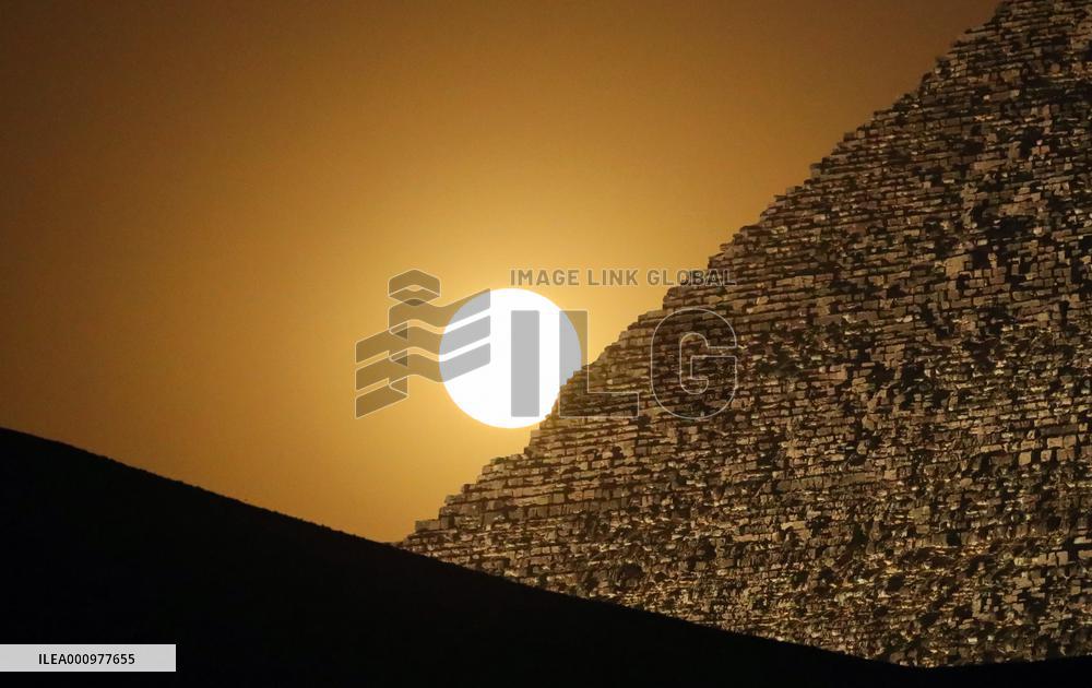 EGYPT-GIZA-SUPERMOON