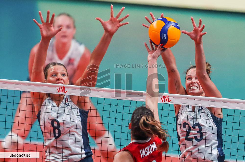 (SP)PHILIPINES-QUEZON CITY-VOLLEYBALL-NATIONS LEAGUE-U.S. VS BULGARIA