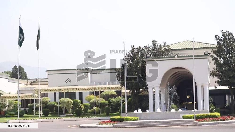 China's experience in poverty alleviation a role model for world to emulate: Pakistani PM