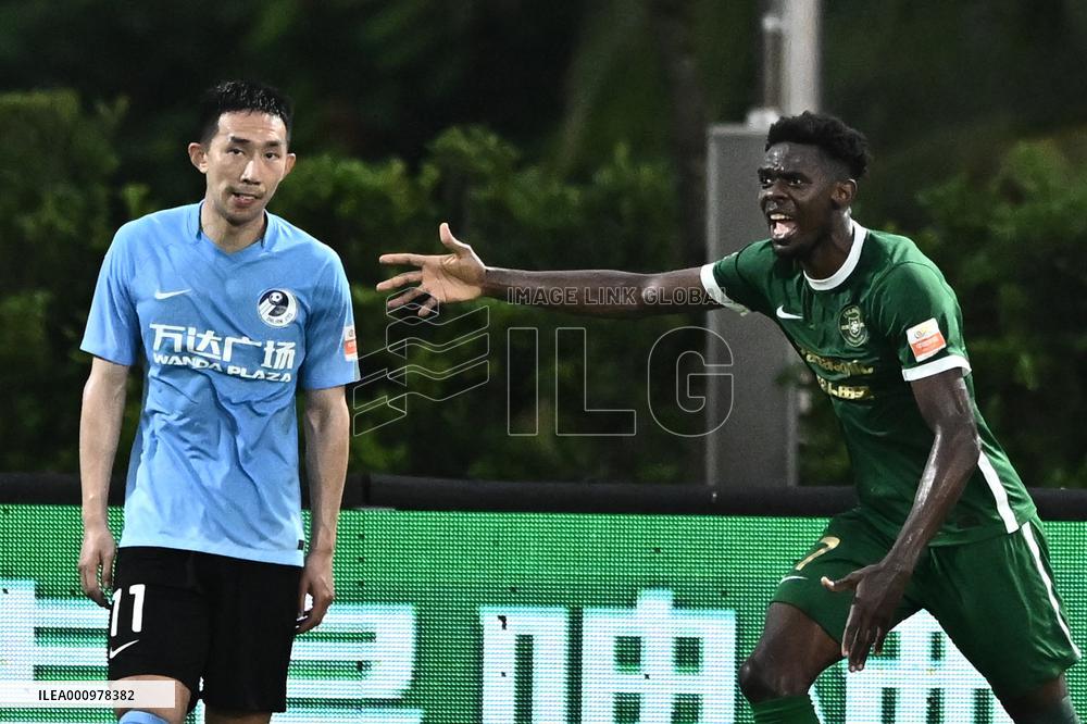 (SP)CHINA-HAIKOU-FOOTBALL-CSL-DALIAN PRO VS ZHEJIANG (CN)