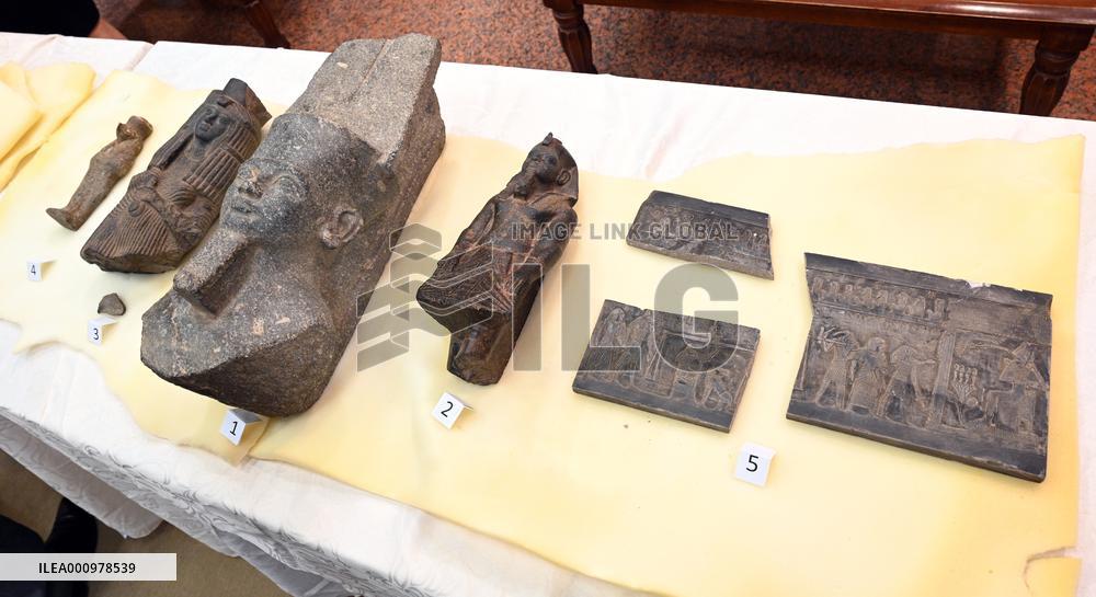 KUWAIT-KUWAIT CITY-EGYPT-SMUGGLED PHARAONIC ARTIFACTS-RETURNING