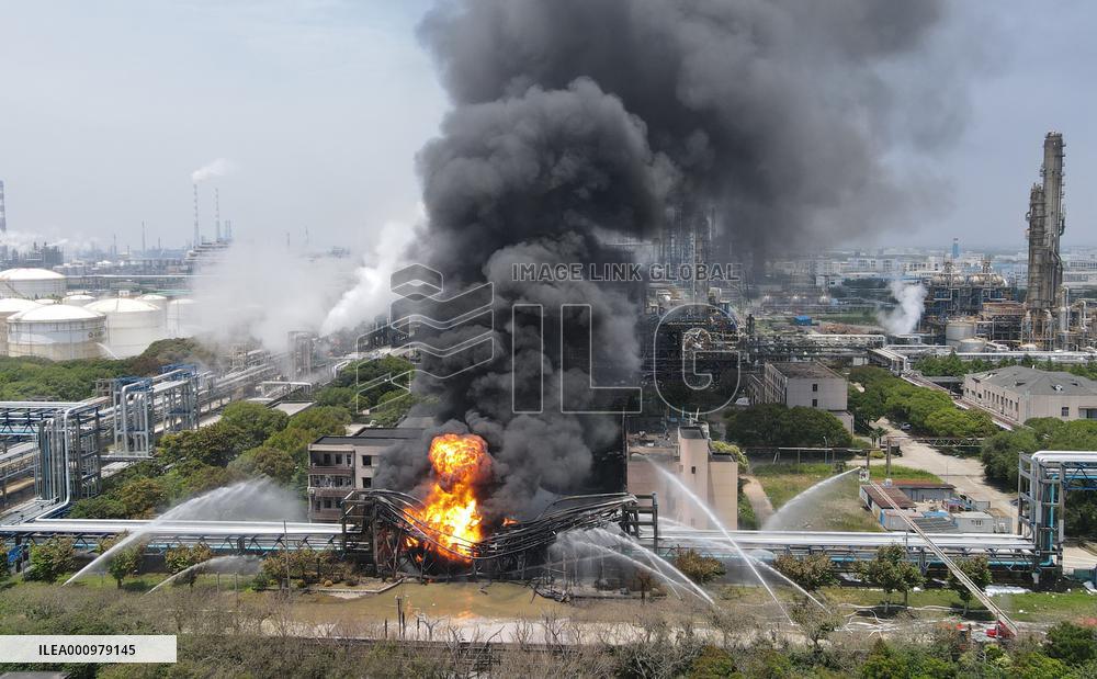 CHINA-SHANGHAI-PETROCHEMICAL FIRM-FIRE (CN)