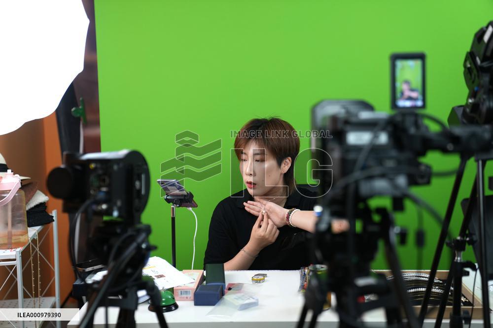 CHINA-BEIJING-LIVESTREAMING-PROMOTION CAMPAIGN (CN)