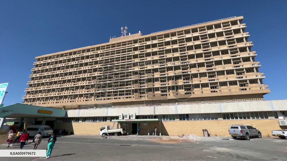 Chinese medical team introduces music therapy of TCM in Namibia