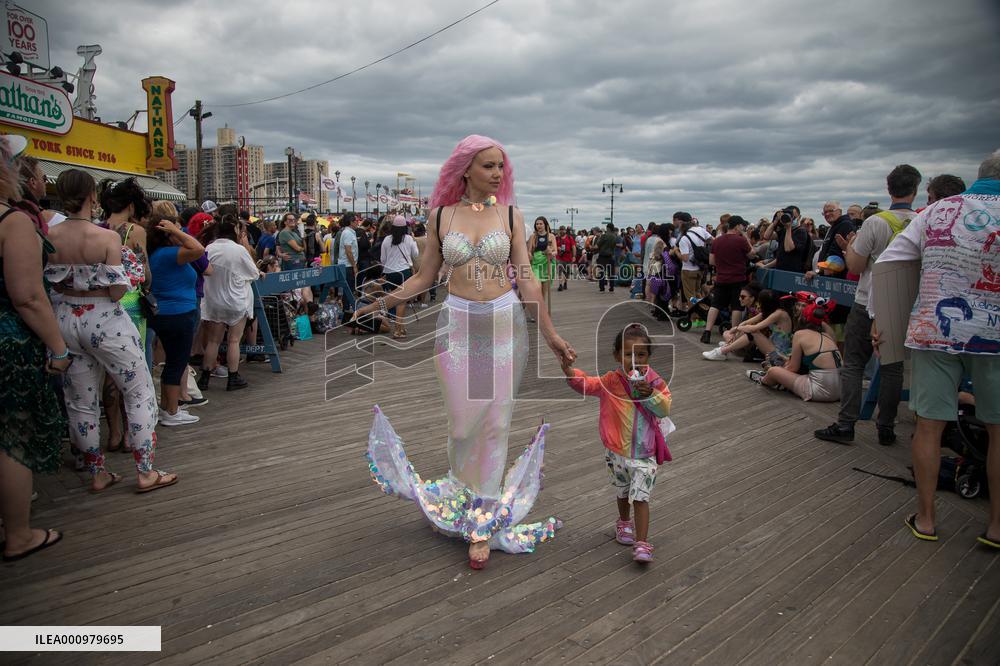 U.S.-NEW YORK-MERMAID PARADE