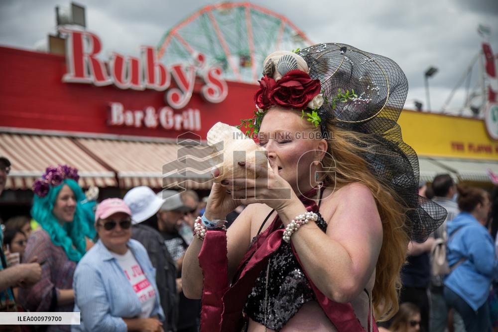 U.S.-NEW YORK-MERMAID PARADE