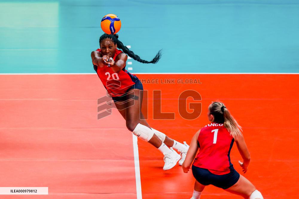 (SP)PHILIPINES-QUEZON CITY-VOLLEYBALL-NATIONS LEAGUE-USA VS THA