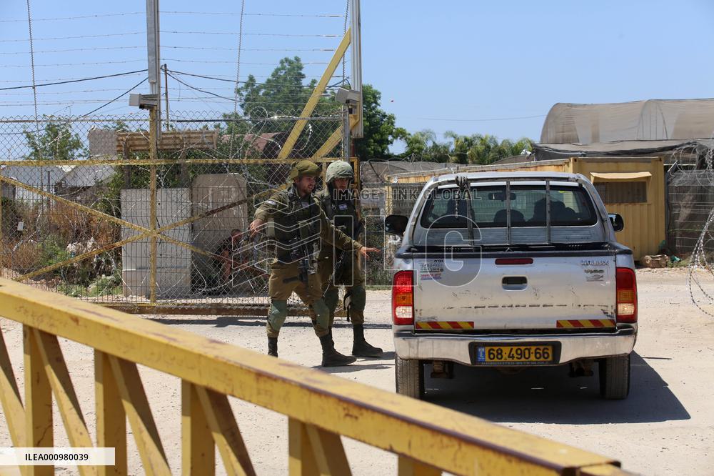 MIDEAST-QALIQLYA-CHECKPOINT