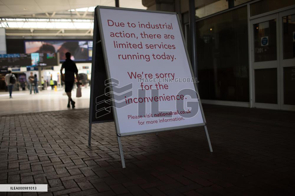 BRITAIN-LONDON-RAIL STRIKE