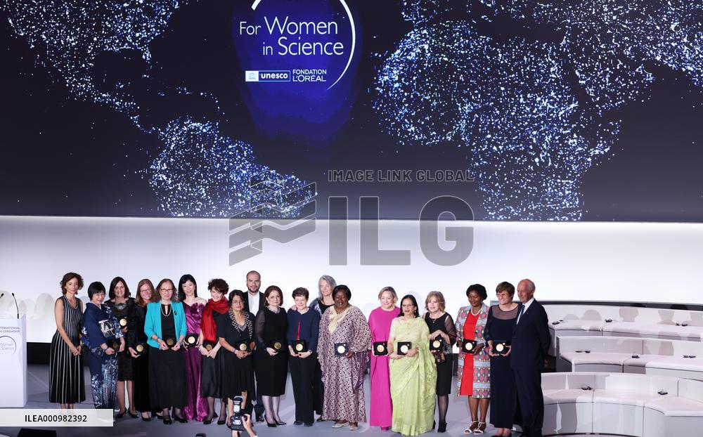 FRANCE-PARIS-UNESCO-SCIENCE AWARD-WOMEN-CHINESE-HU HAILAN