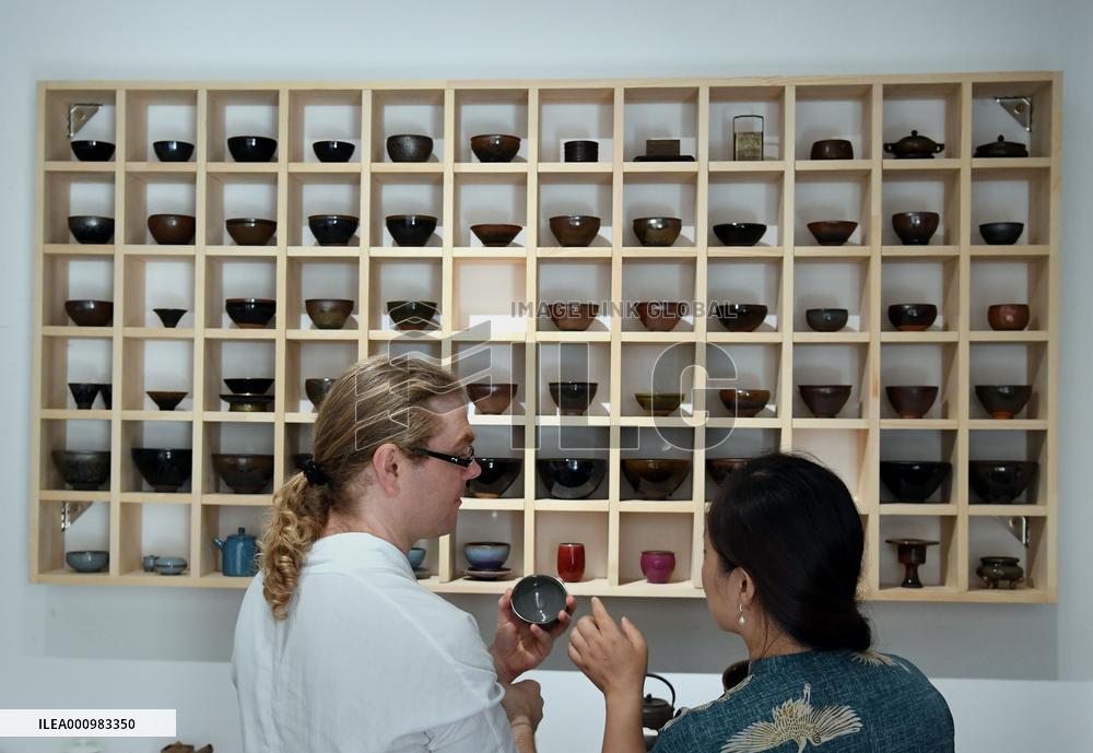 CHINA-HENAN-ZHENGZHOU-BRITISH-TEA CULTURE (CN)