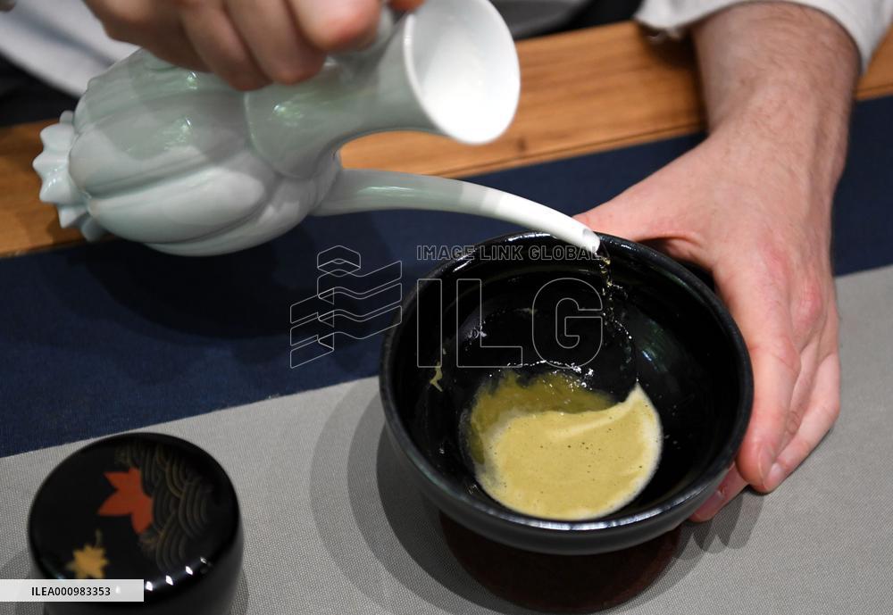 CHINA-HENAN-ZHENGZHOU-BRITISH-TEA CULTURE (CN)