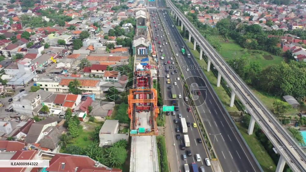 Jakarta-Bandung HSR No. 1 casting yard completes box girders erection