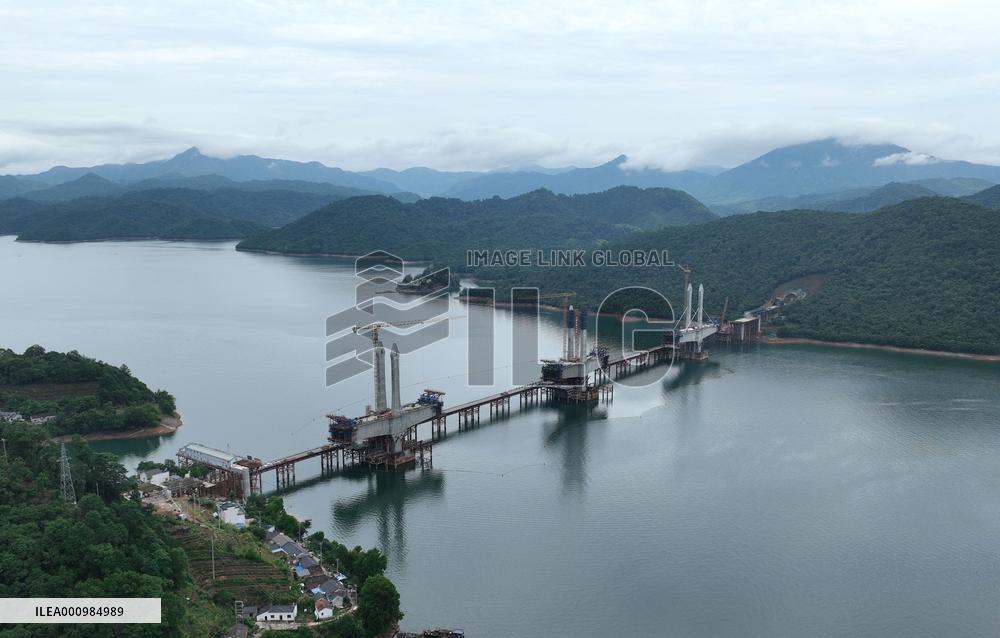 CHINA-HEFEI-BRIDGE-MAIN TOWERS (CN)