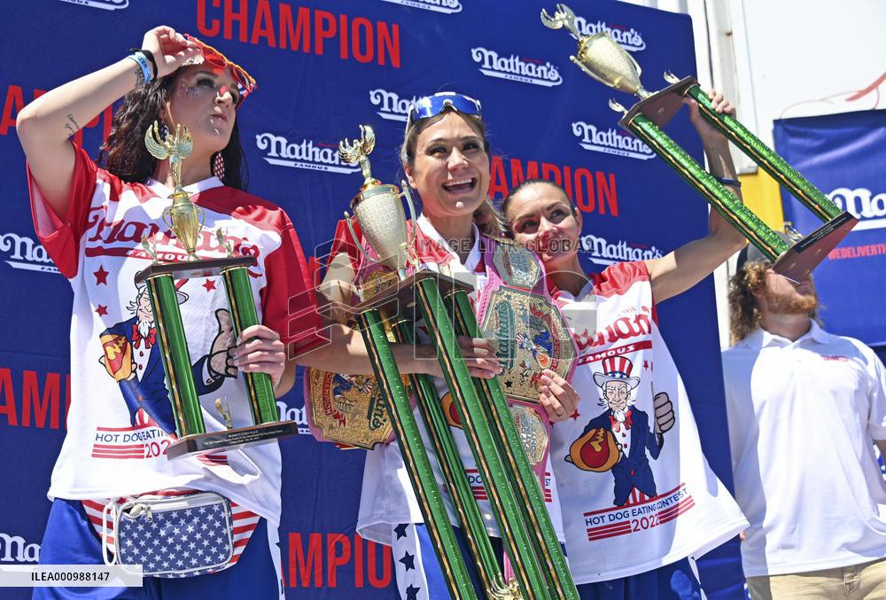 Hot dog eating contest in N.Y.