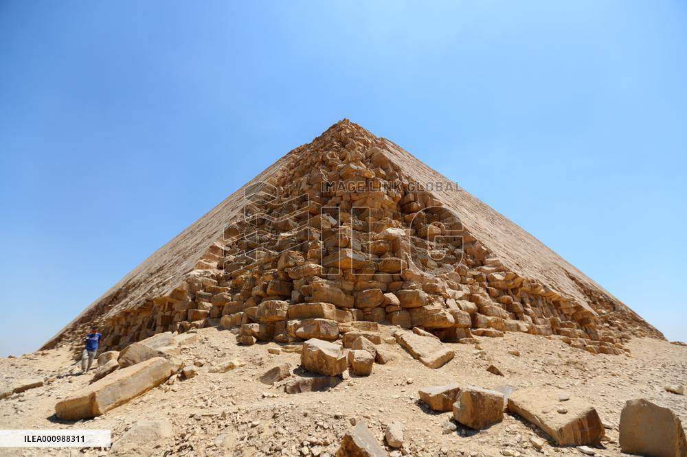 EGYPT-GIZA-BENT PYRAMID