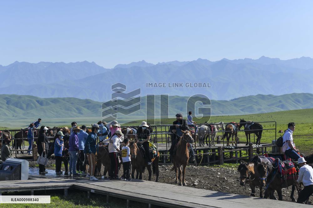 Xinhua Headlines: Tourism resurgence tells of a flourishing, stable, open Xinjiang
