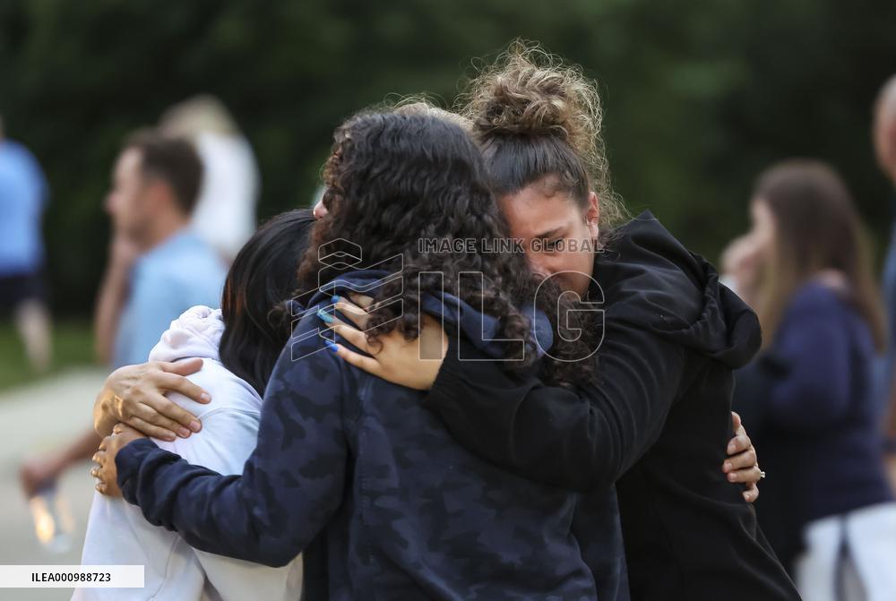 U.S.-HIGHLAND PARK-MASS SHOOTING VICTIMS-MOURNING