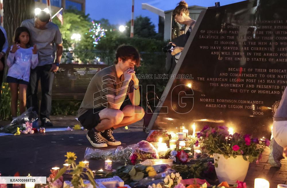 U.S.-HIGHLAND PARK-MASS SHOOTING VICTIMS-MOURNING
