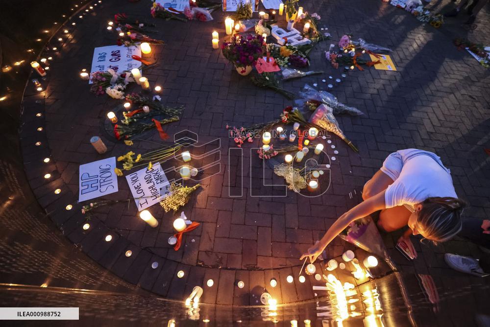 U.S.-HIGHLAND PARK-MASS SHOOTING VICTIMS-MOURNING