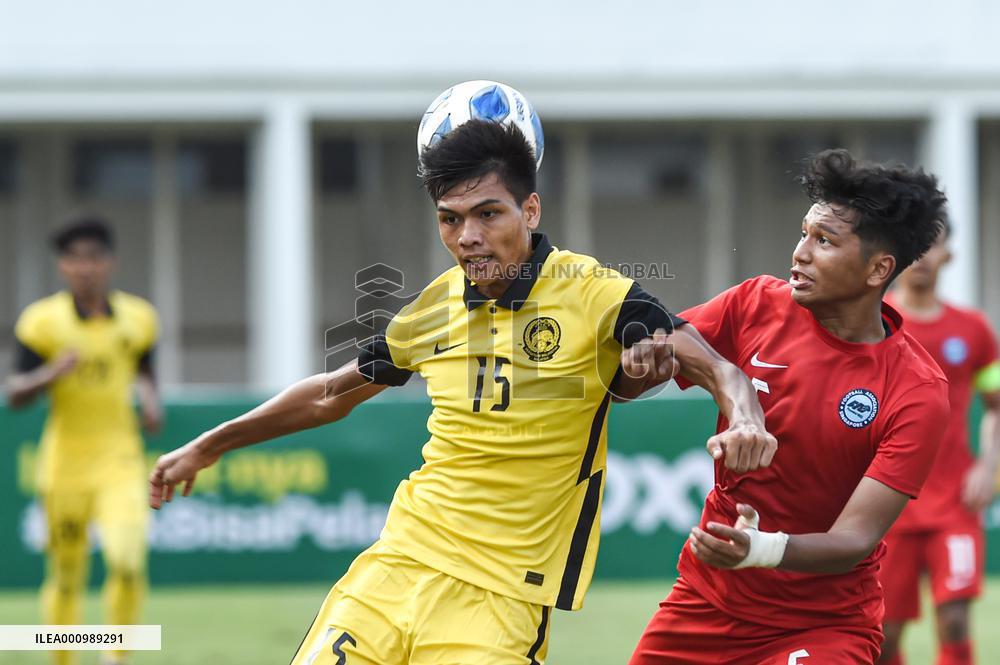 (SP)INDONESIA-JAKARTA-FOOTBALL-AFF U-19 YOUTH CHAMPIONSHIP-MALAYSIA VS SINGAPORE