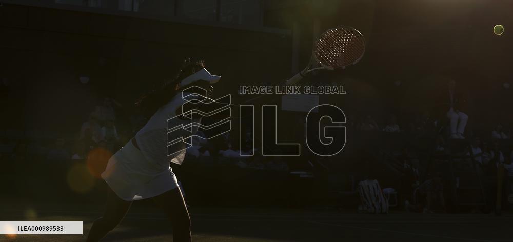 (SP) BRITAIN-LONDON-TENNIS-WIMBLEDON-SUNSET