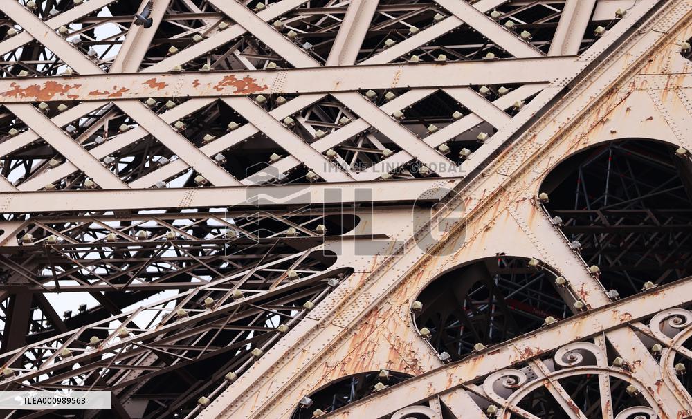 FRANCE-PARIS-EIFFEL TOWER-RUST