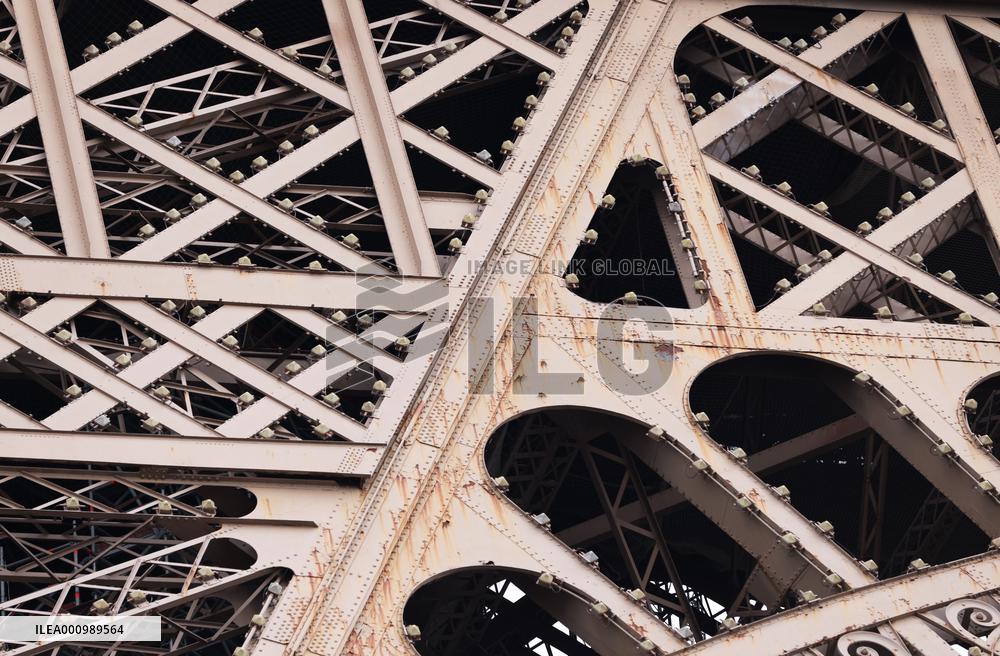 FRANCE-PARIS-EIFFEL TOWER-RUST