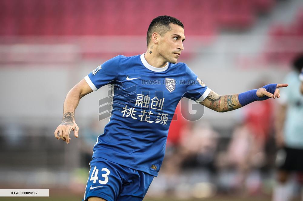 (SP)CHINA-DALIAN-FOOTBALL-CSL-WUHAN CHANGJIANG VS WUHAN THREE TOWNS (CN)