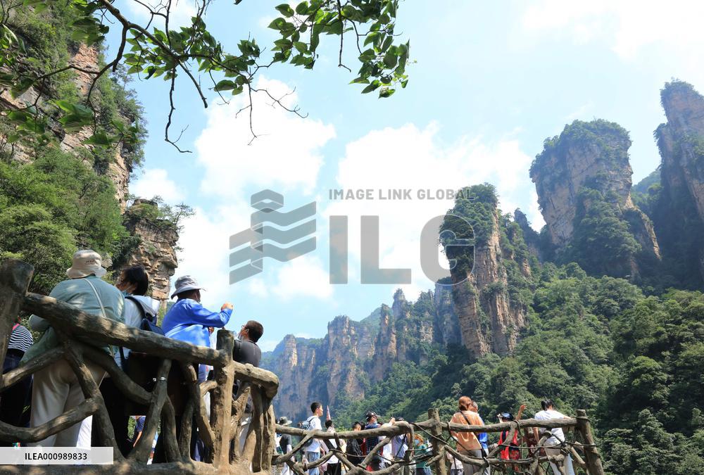 #CHINA-HUNAN-ZHANGJIAJIE-TOURISM-RECOVERY(CN)