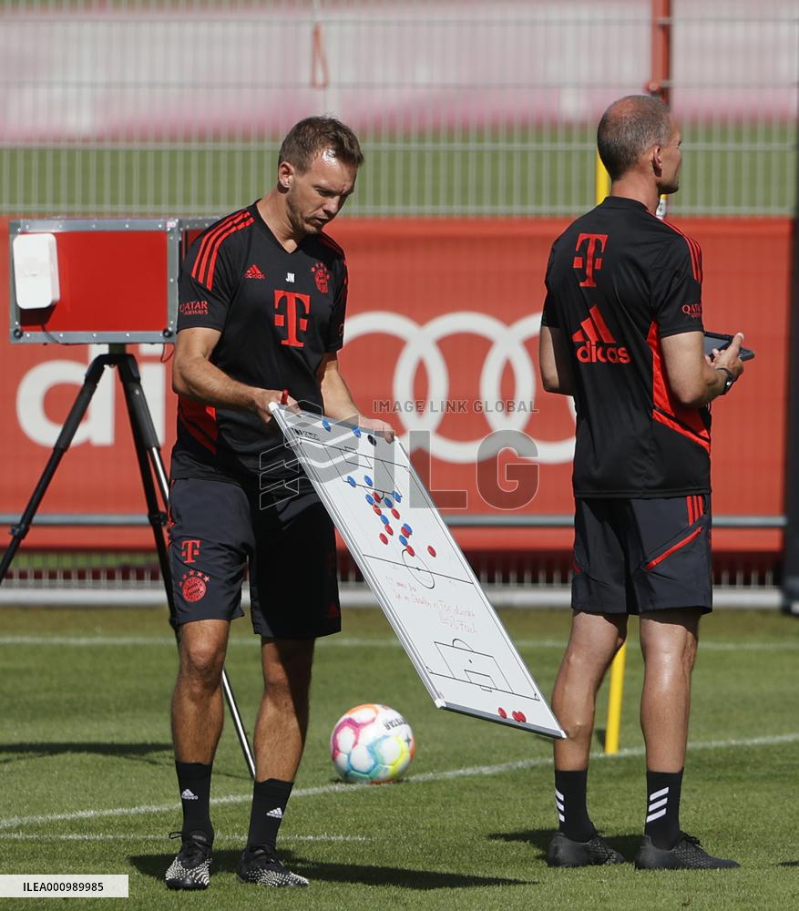 (SP)GERMANY-MUNICH-FOOTBALL-FC BAYERN MUNICH-TRAINING