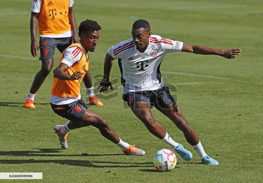 (SP)GERMANY-MUNICH-FOOTBALL-FC BAYERN MUNICH-TRAINING