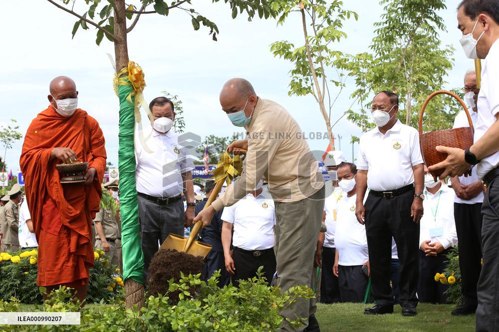 CAMBODIA-BATTAMBANG-KING-ARBOR DAY