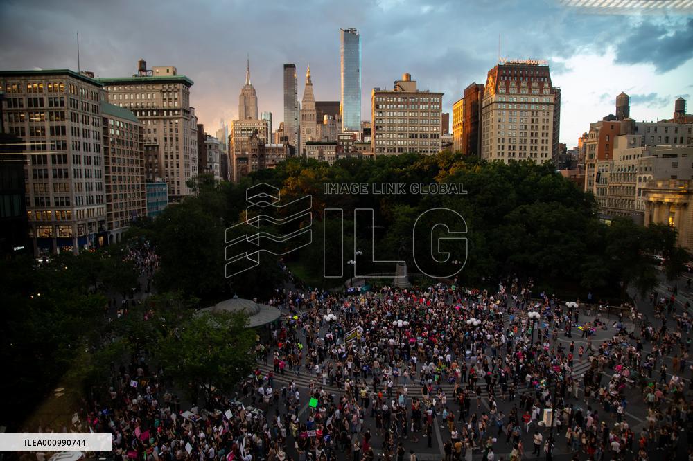 Xinhua Headlines: U.S. backsliding on women's rights underscores systemic flaws