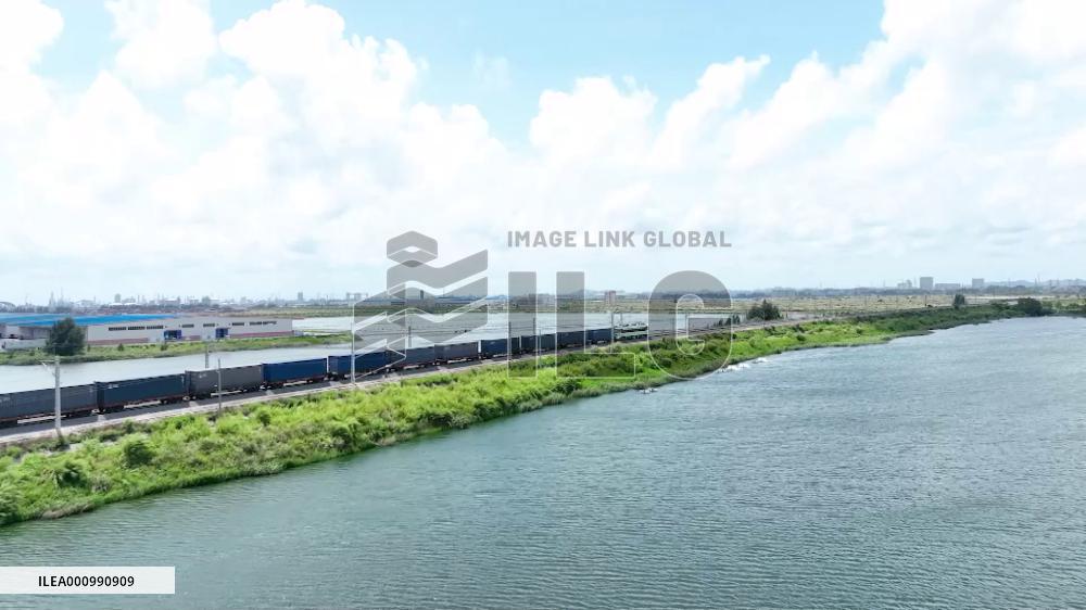 New Int'l Land-Sea Trade Corridor facilitates trade between China, ASEAN