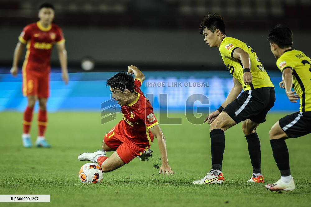 (SP)CHINA-DALIAN-FOOTBALL-CSL-HEBEI VS GUANGZHOU (CN)