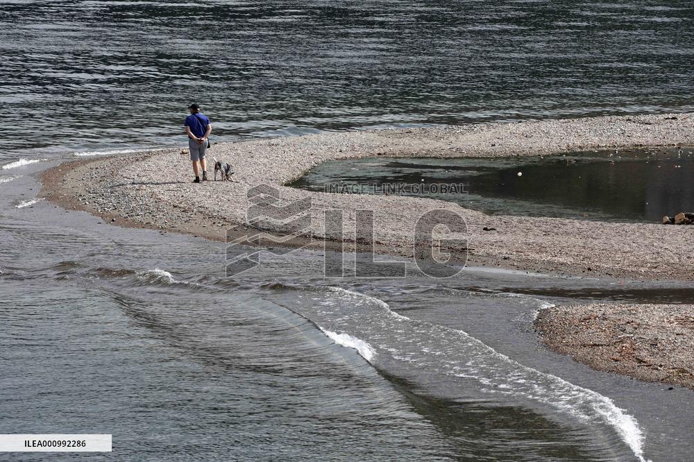 ITALY-LAKE COMO-LOW LEVEL