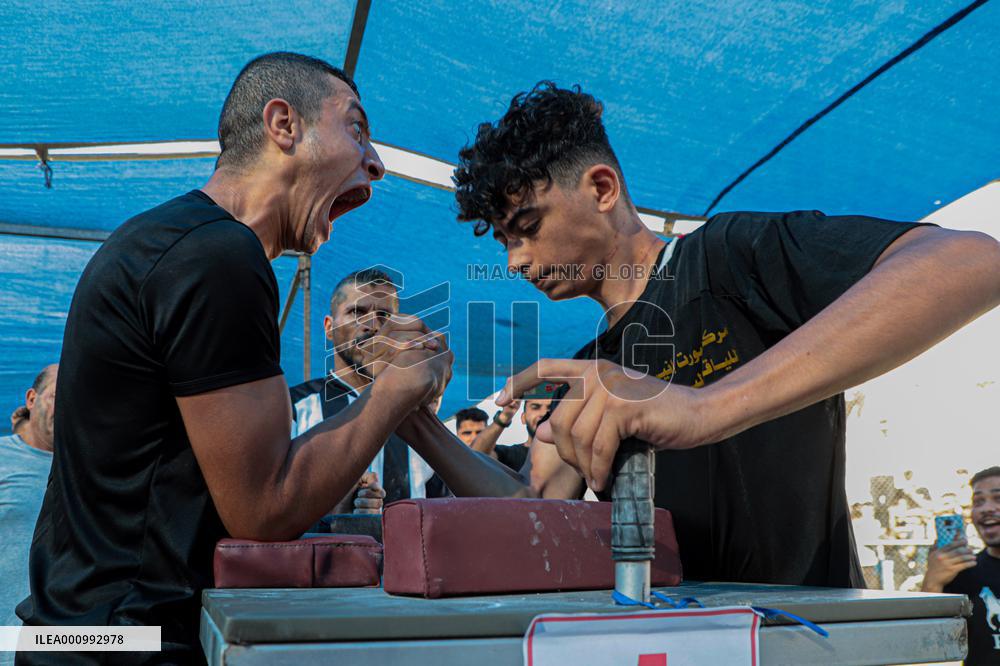 MIDEAST-GAZA-ARM WRESTLING