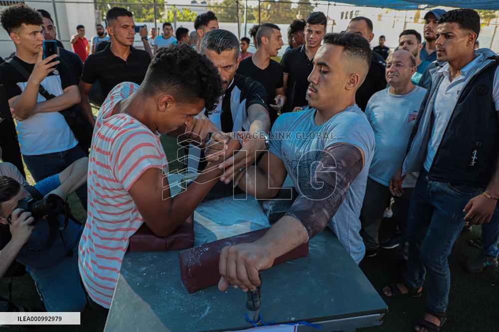 MIDEAST-GAZA-ARM WRESTLING