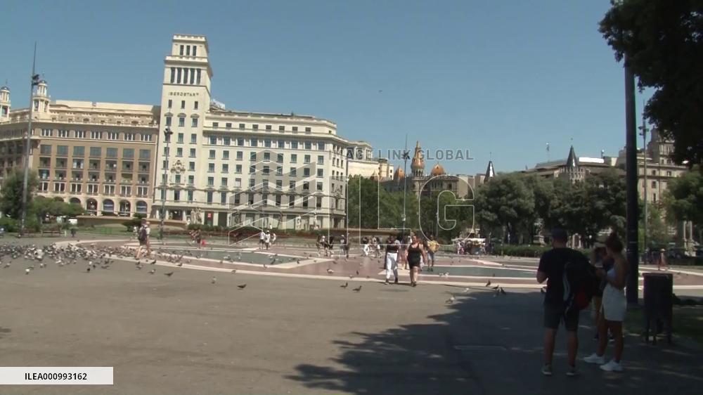 Spaniards experience scorching weather as intense heatwave sweeps across Europe